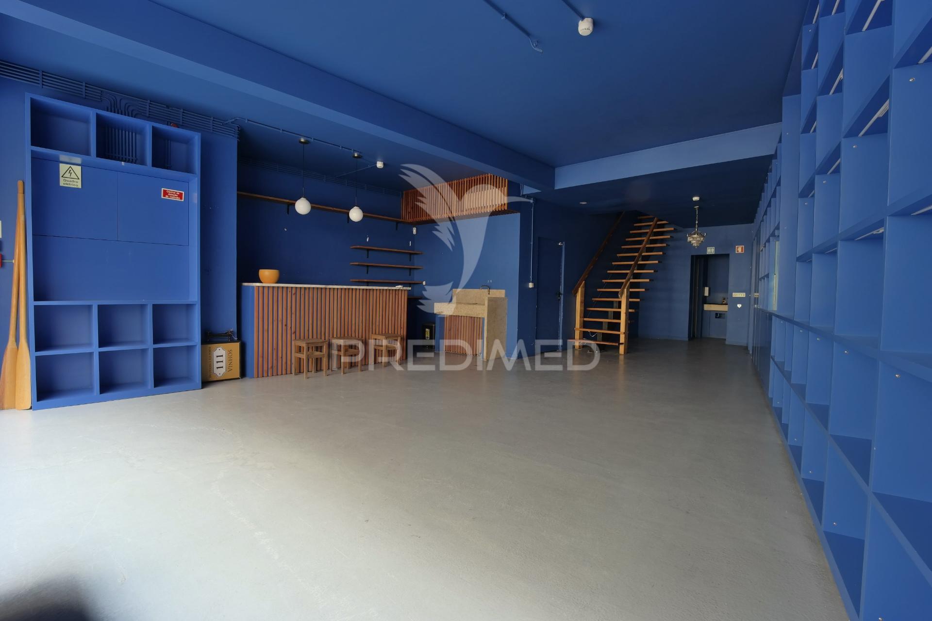 Excelente espaço junto à av. duque de loulé,  centro de lisboa