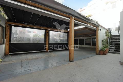 Excelente espaço junto à av. duque de loulé,  centro de lisboa