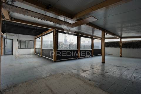 Excelente espaço junto à av. duque de loulé,  centro de lisboa