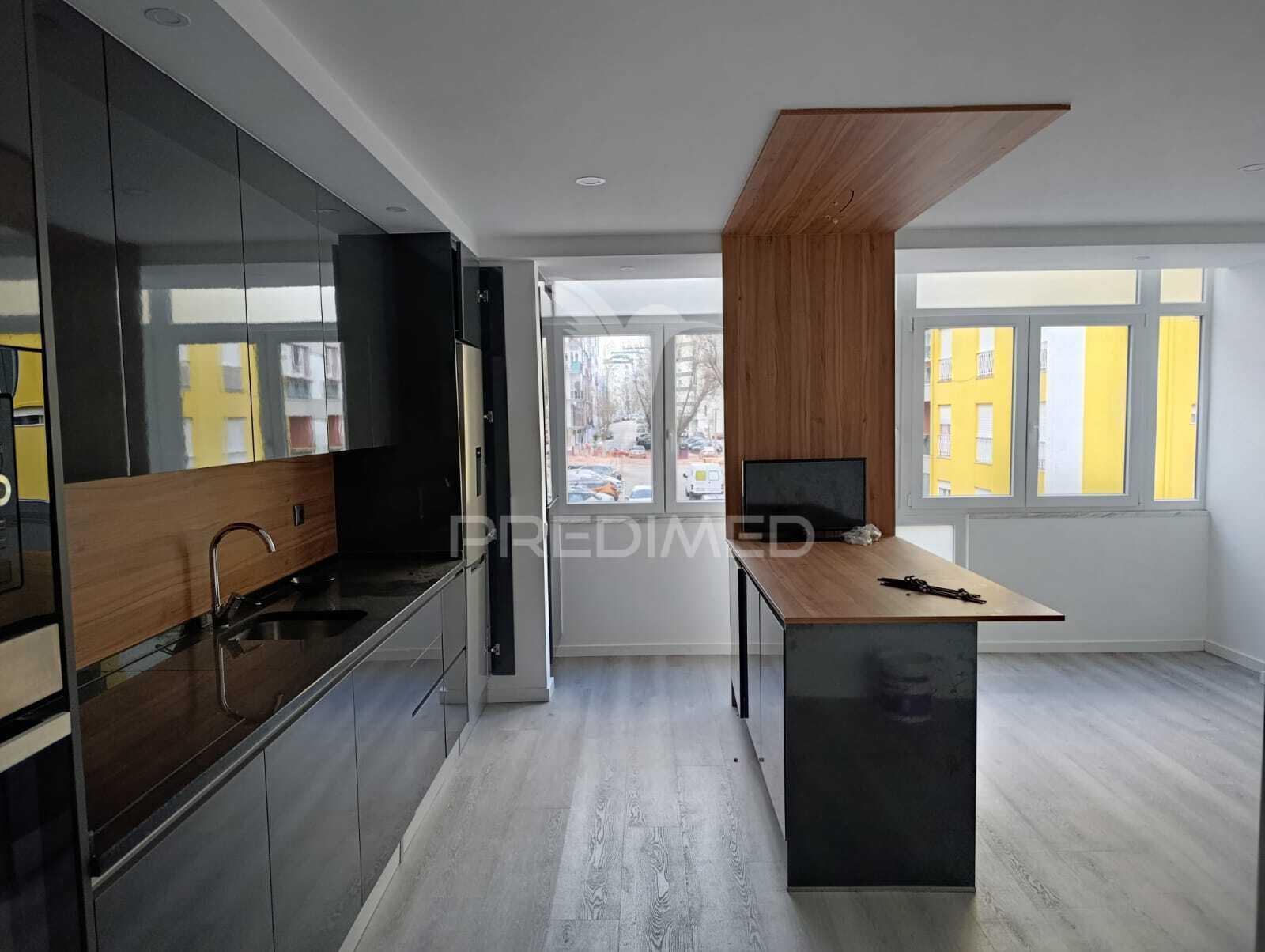 Arrenda se t3 renovado liceu/setúbal