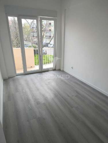 Arrenda se t3 renovado liceu/setúbal