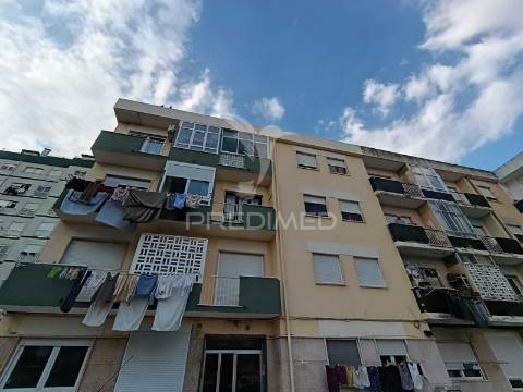 Arrenda se t3 renovado liceu/setúbal