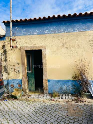 Oportunidade de investimento – moradia t4 para remodelação total na tolosa