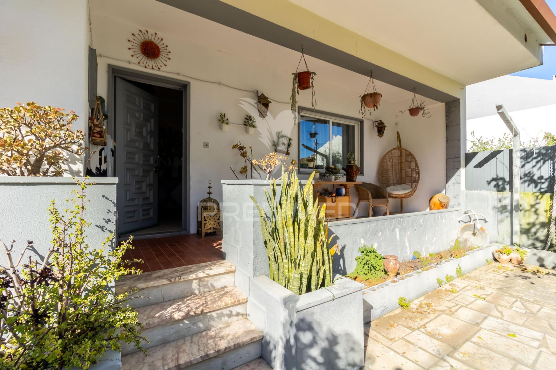 Moradia térrea em pinhal de frades - seixal