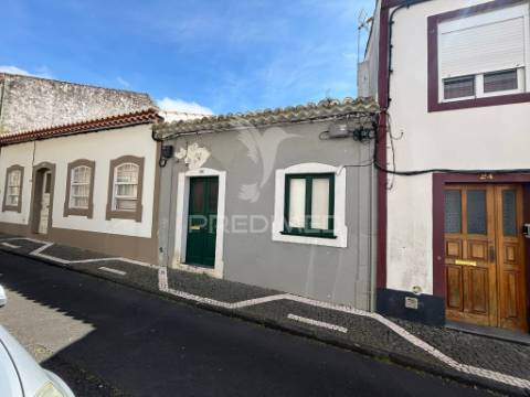 Moradia para recuperar em santa luzia – excelente oportunidade de investimento