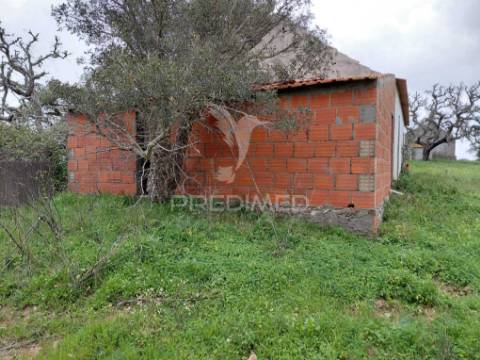 Monte alentejano com 5,6 hc,são francisco serra, santiago do cacém.