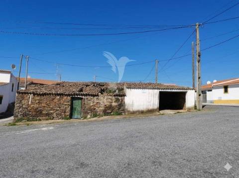 Oportunidade de investimento em mértola, aldeia mesquita – casa em pedra