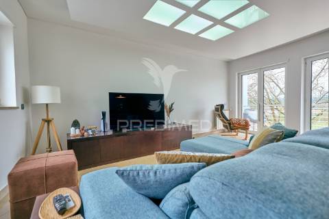 Apartamento t3 com áreas excepcionais e garagem box no centro de fátima