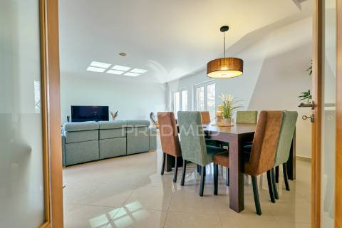 Apartamento t3 com áreas excepcionais e garagem box no centro de fátima