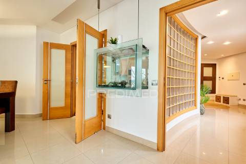 Apartamento t3 com áreas excepcionais e garagem box no centro de fátima