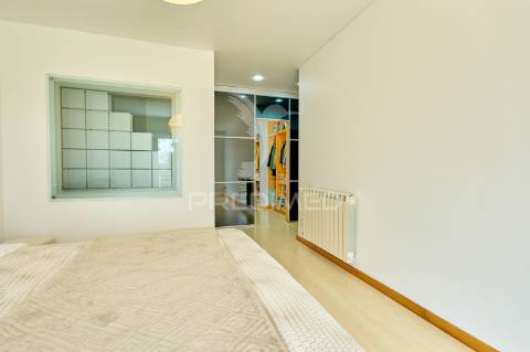 Apartamento t3 com áreas excepcionais e garagem box no centro de fátima