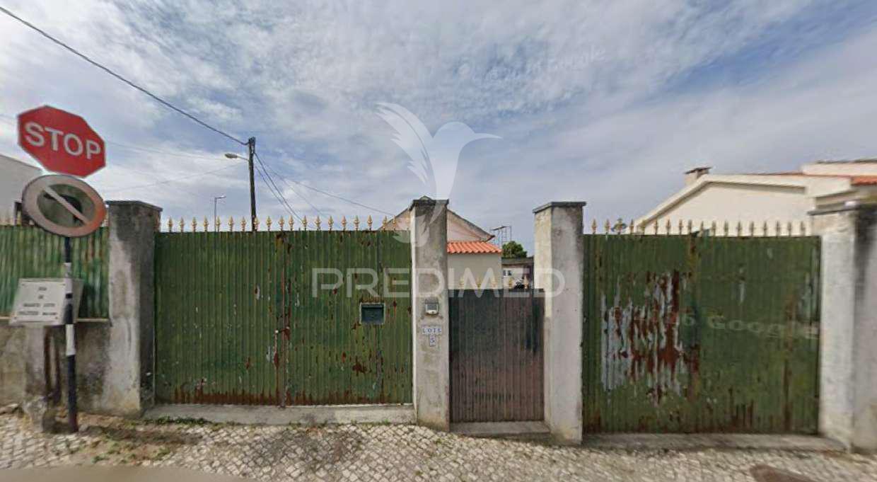 Terreno urbano 511 m² com moradia t2 (antigo t1) – excelente oportunidade de investimento | almada