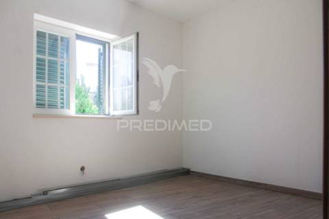 Terreno urbano 511 m² com moradia t2 (antigo t1) – excelente oportunidade de investimento | almada