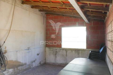 Terreno urbano 511 m² com moradia t2 (antigo t1) – excelente oportunidade de investimento | almada