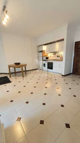 Apartamento t1 para arrendamento com vista mar na costa da caparica