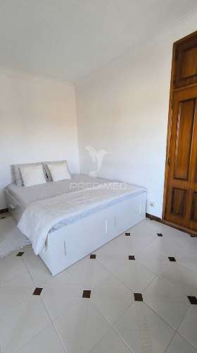 Apartamento t1 para arrendamento com vista mar na costa da caparica