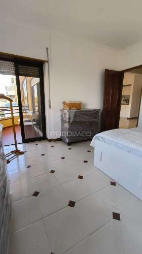 Apartamento t1 para arrendamento com vista mar na costa da caparica