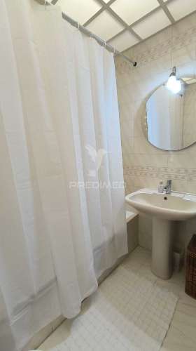 Apartamento t1 para arrendamento com vista mar na costa da caparica