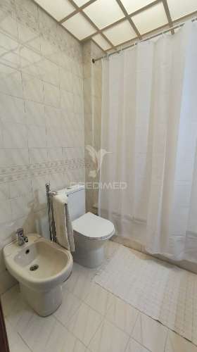 Apartamento t1 para arrendamento com vista mar na costa da caparica