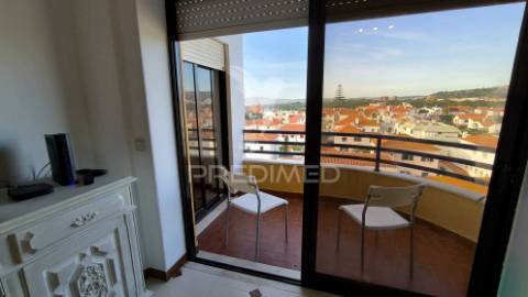 Apartamento t1 para arrendamento com vista mar na costa da caparica