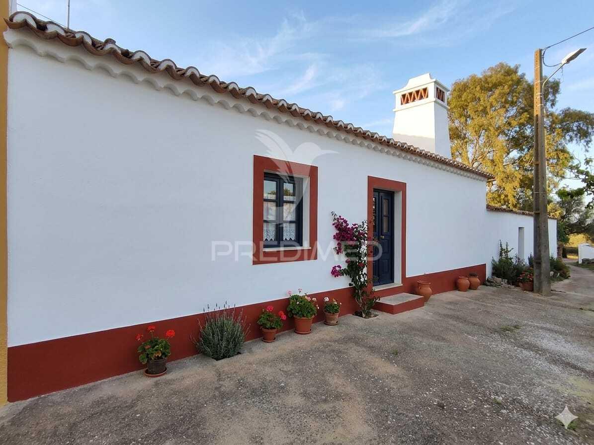 Oportunidade de reabilitação – casa com terreno em mesquita, alentejo