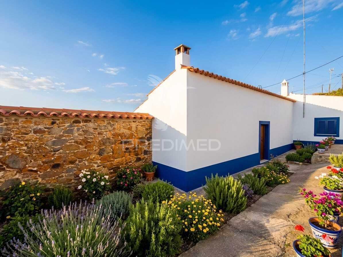 Oportunidade de reabilitação – casa com terreno em mesquita, alentejo