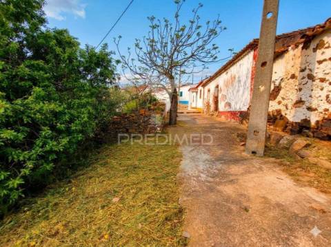 Oportunidade de reabilitação – casa com terreno em mesquita, alentejo