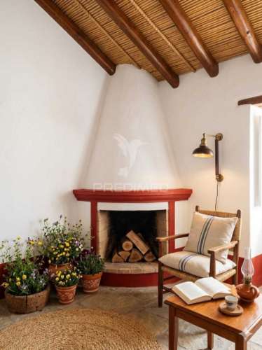 Oportunidade de reabilitação – casa com terreno em mesquita, alentejo