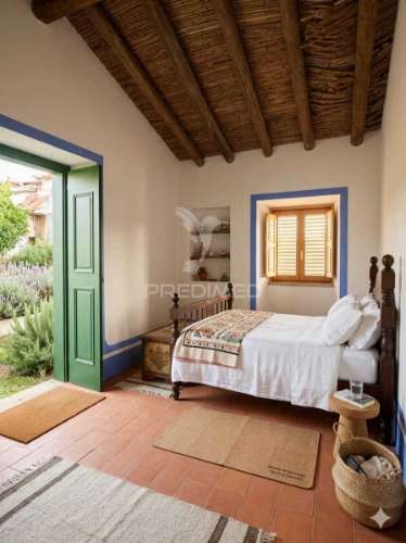 Oportunidade de reabilitação – casa com terreno em mesquita, alentejo