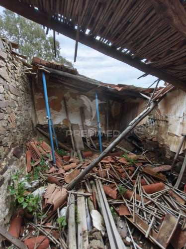 Oportunidade de reabilitação – casa com terreno em mesquita, alentejo