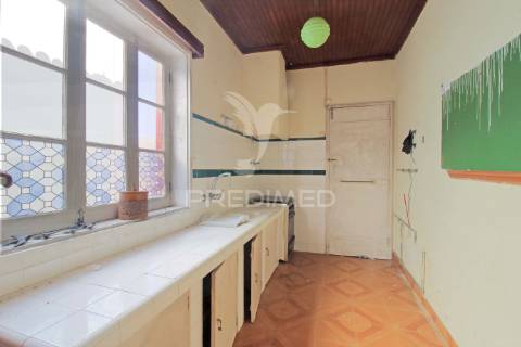 Moradia t2 para recuperação com projeto aprovado – praia da vitória