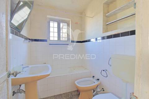 Moradia t2 para recuperação com projeto aprovado – praia da vitória