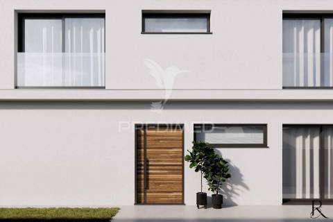 Moradia t2 para recuperação com projeto aprovado – praia da vitória