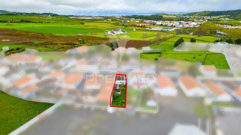 Moradia t2 para recuperação com projeto aprovado – praia da vitória