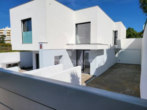 Moradia isolada - t4 com piscina e garagem