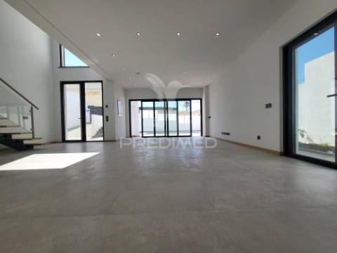 Moradia isolada - t4 com piscina e garagem