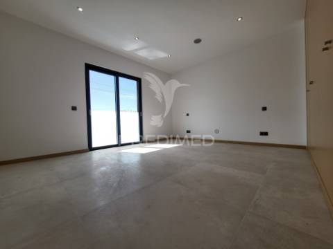 Moradia isolada - t4 com piscina e garagem