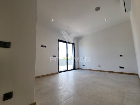 Moradia isolada - t4 com piscina e garagem