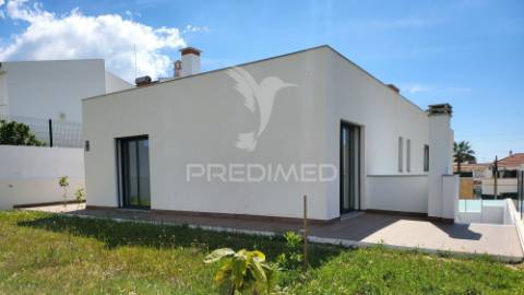 Moradia isolada - t4 com piscina e garagem