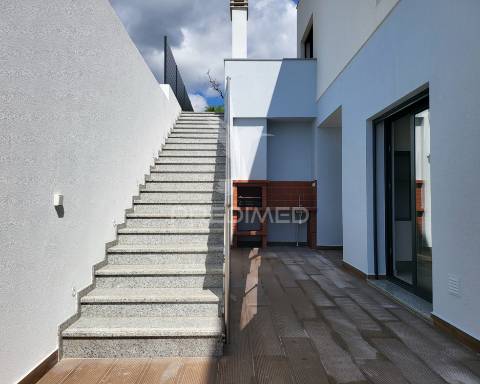 Moradia isolada - t4 com piscina e garagem