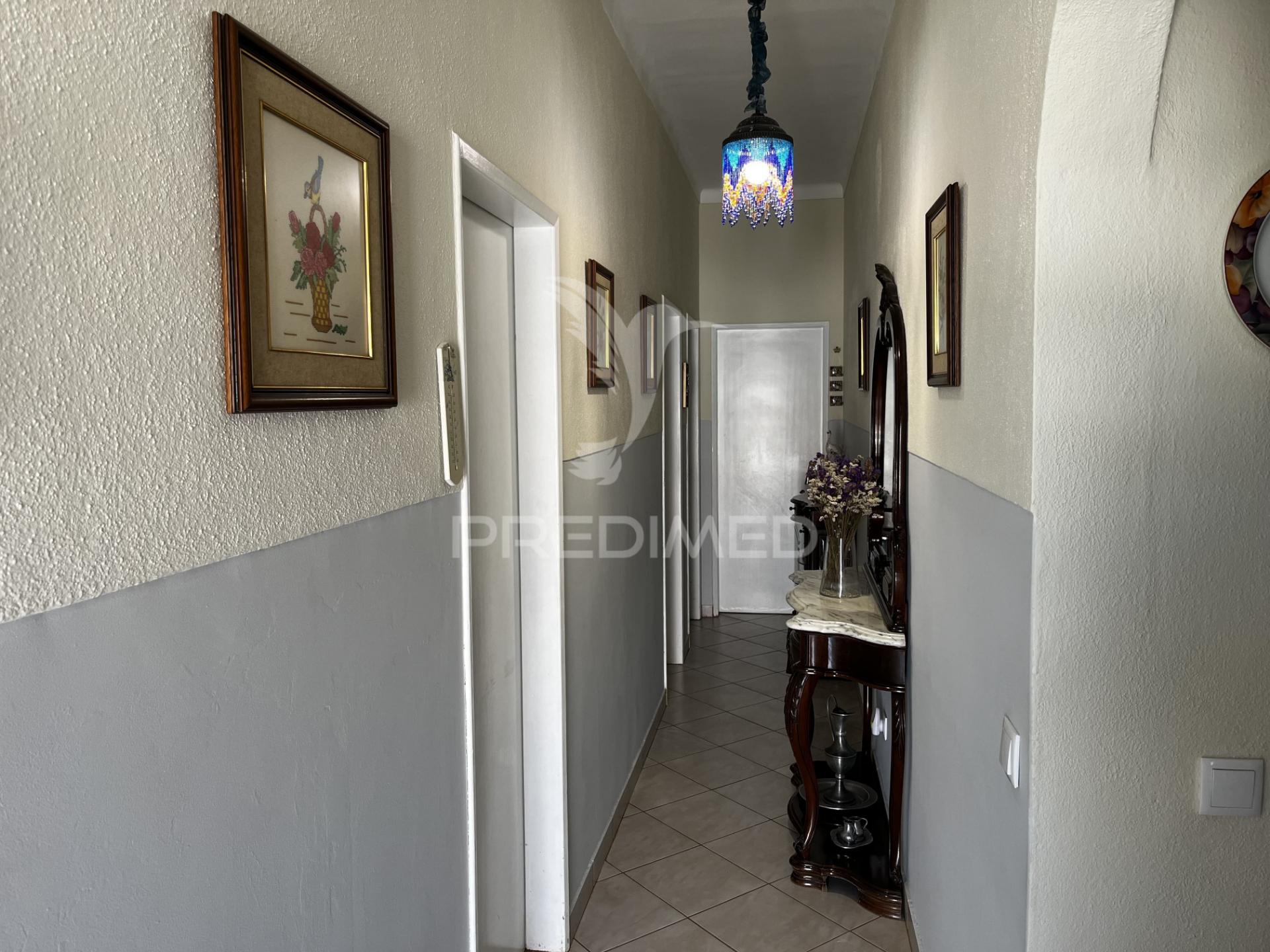 Moradia t3 com em terreno de 300m²  | vila nova da barquinha