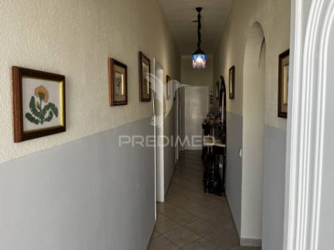 Moradia t3 com em terreno de 300m²  | vila nova da barquinha