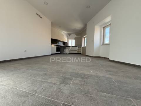 Apartamento t2 novo com garagem no centro de alcanena