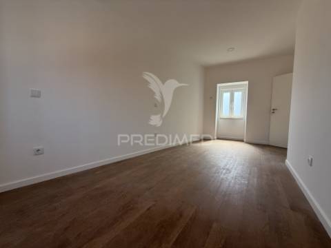 Apartamento t2 novo com garagem no centro de alcanena