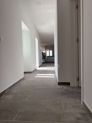 Apartamento t2 novo com garagem no centro de alcanena