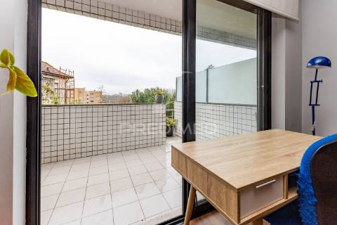 T2 com terraço e jardim | próximo da linha rubi | candal – vila nova de gaia