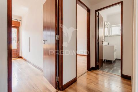 T3 transformado em t2 na povoa de santo adrião pronto a habitar