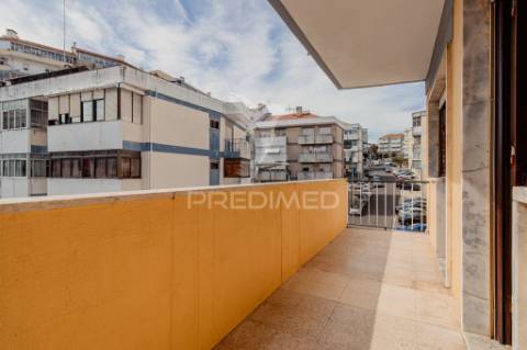 T3 transformado em t2 na povoa de santo adrião pronto a habitar