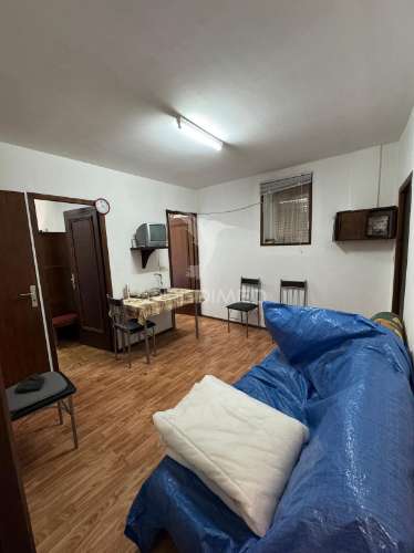 Moradia em canidelo com cinco casas independentes