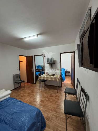 Moradia em canidelo com cinco casas independentes